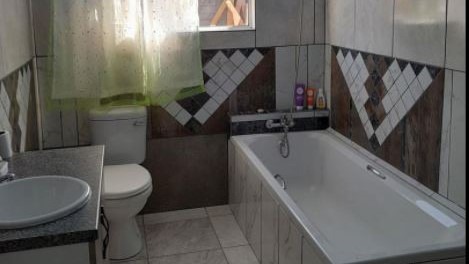 3 Bedroom Property for Sale in Louwville Western Cape